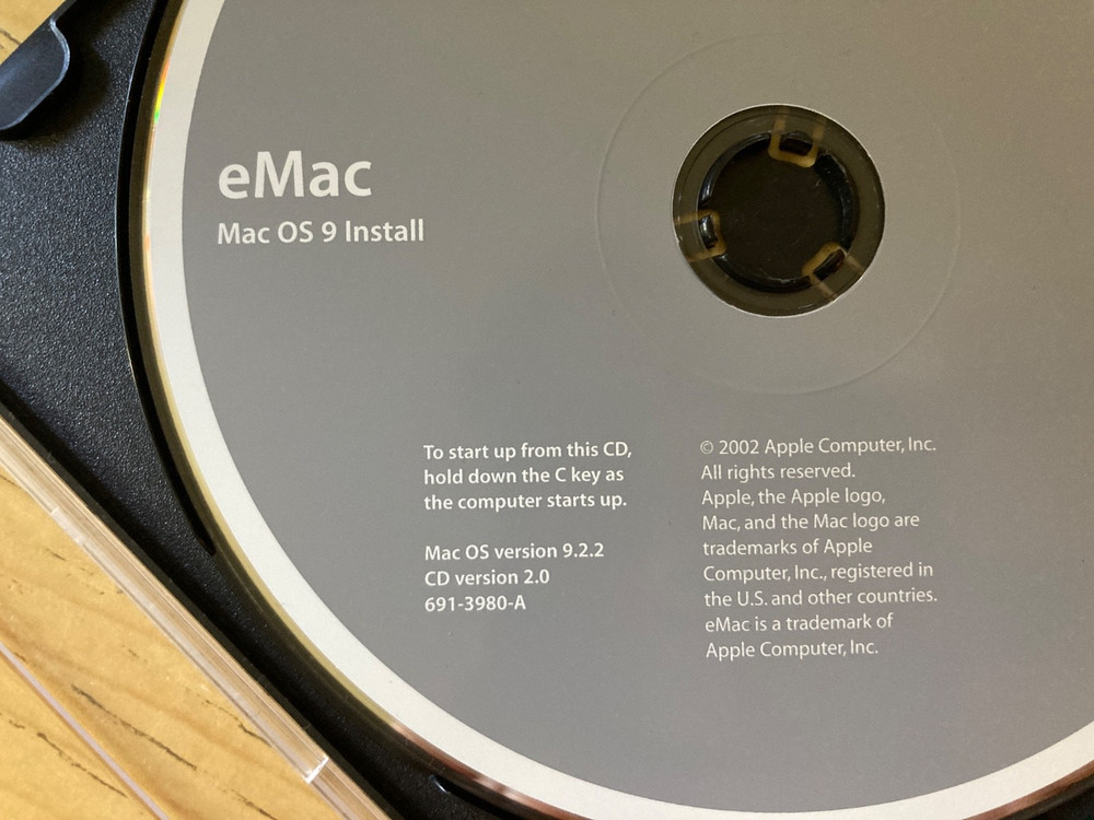 2002 Macintosh Apple eMac Mac OS 9 Install Disc CD OS Version 9.2.2 CD v. 2.0