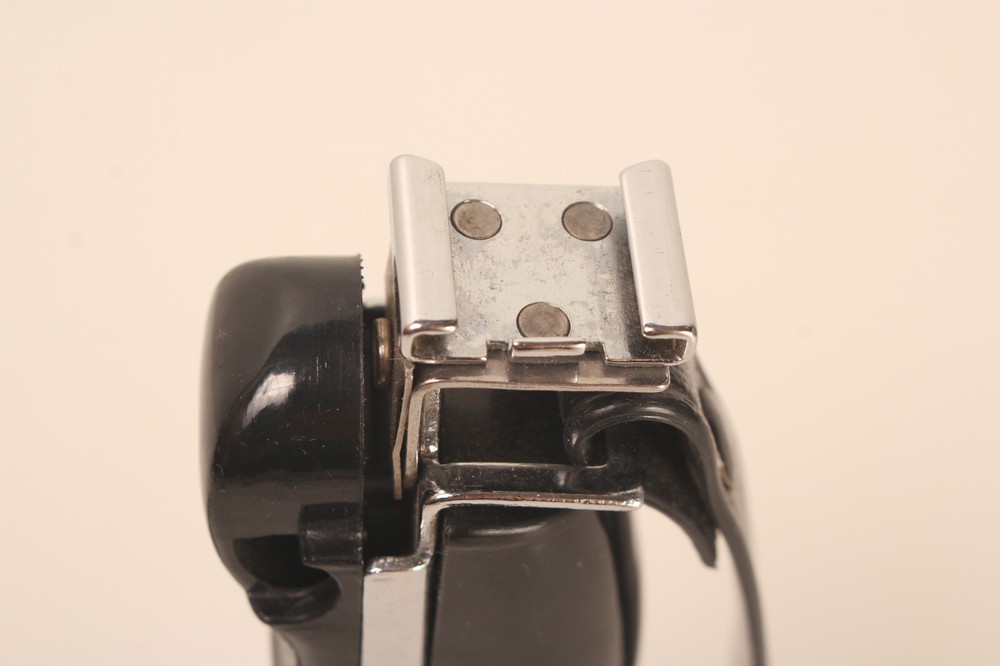 Foldable Off Camera Flash Bracket L Shaped w/ Hand Grip & Cold Shoe Compact