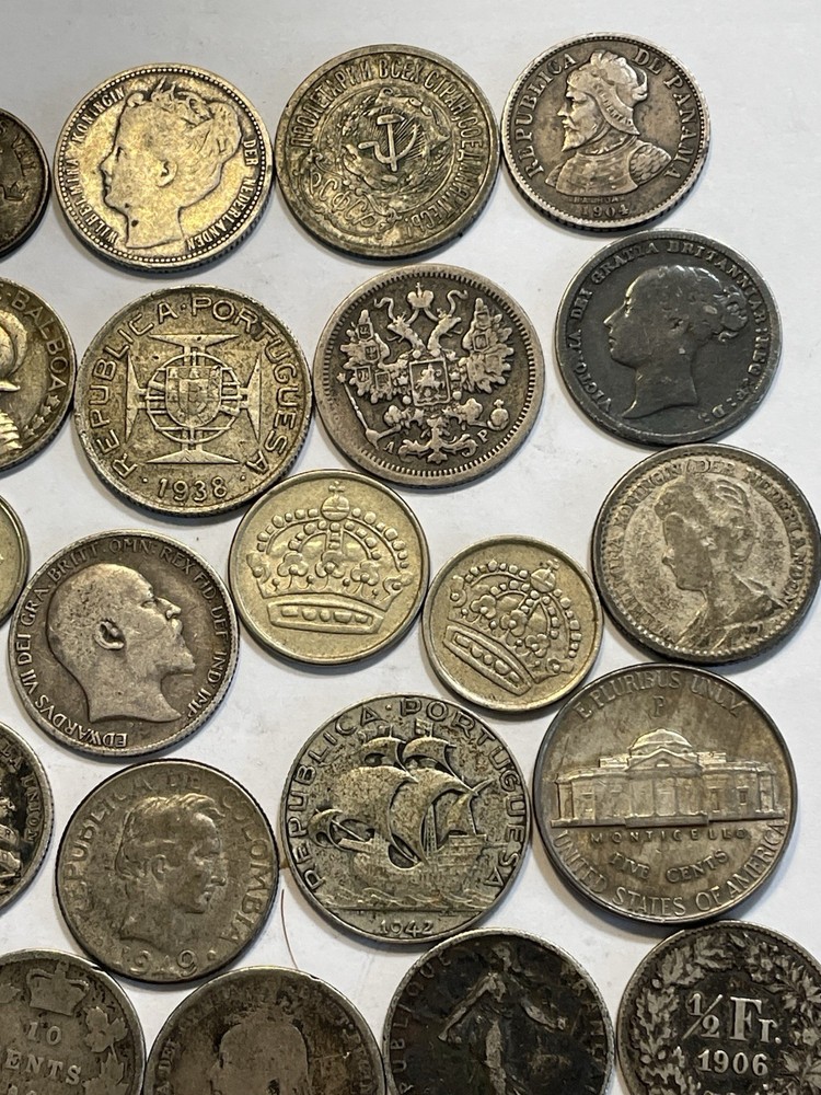 World Silver Coins - Lot 11