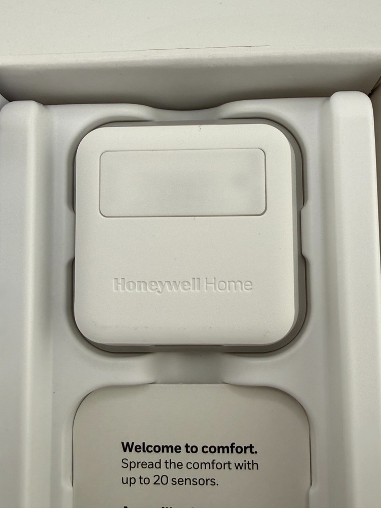 Honeywell Smart Room Sensor RCHTSENSOR-1PK Device Only