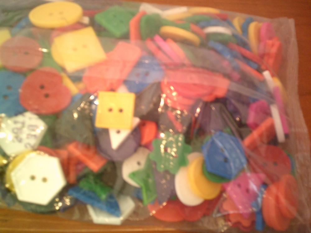 Shaped Craft Buttons, Assorted Colors, 1 Pound (15.7 oz)