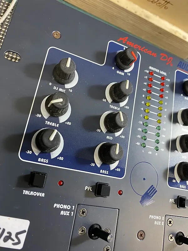 American DJ XDM-2221 DJ Controller