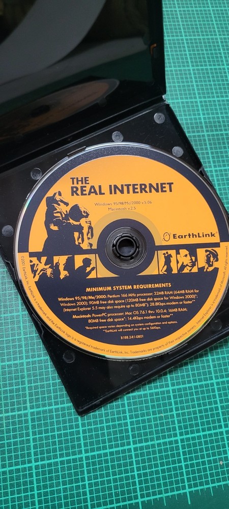 2001 EarthLink - Windows 95/98 v. 5.06, Mac v. 2.5 - CD Internet Access Software