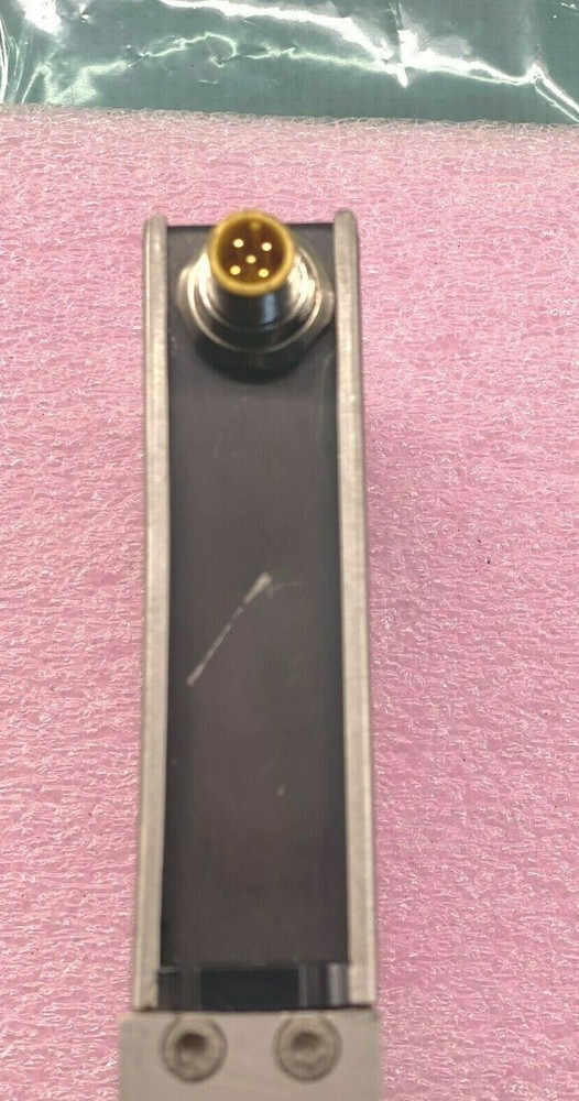 Celerity Unit UFC-8565C Mass Flow Controller He 5000 SCCM