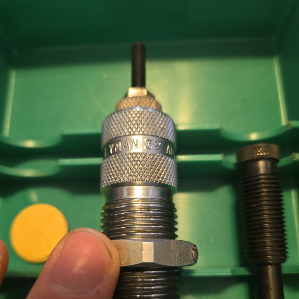 Lyamn 32 Acp Decapping/Sizing Die with shellholder Pre-owned #153