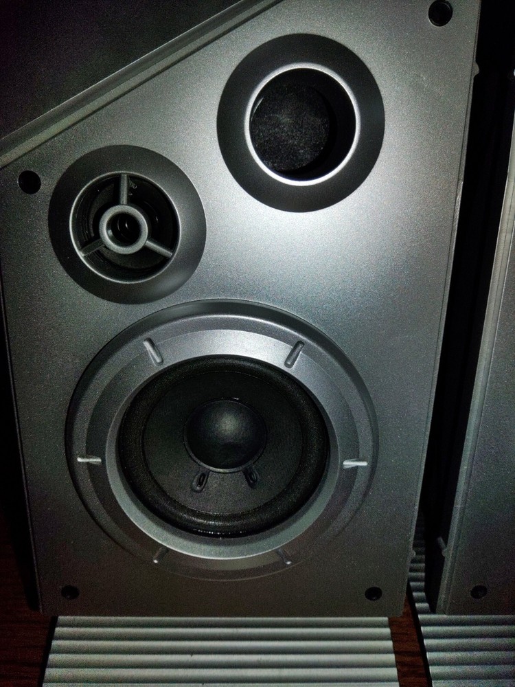 Sharper Image GT900 Speakers 8 Ohms