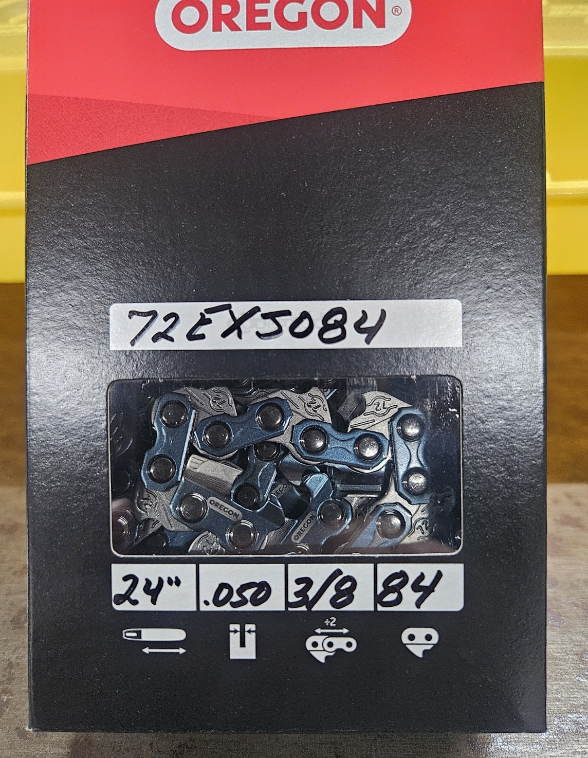 72EXJ084G Oregon 3/8'' .050'' 84 DL 24" Yellow skip chain