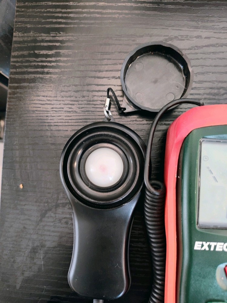 Extech LT300 Digital Light Meter