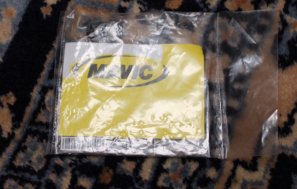 NEW - Mavic Cycling Computer Sensor Magnet Universal - M40540