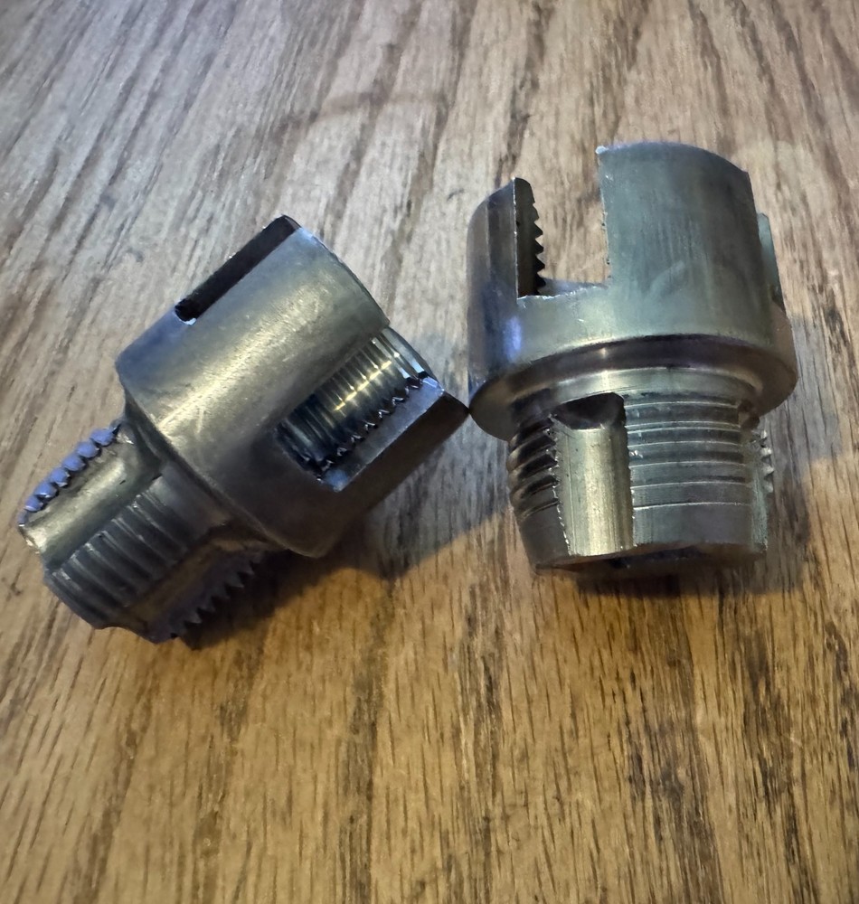 Integrated Internal / External Pipe Threading Tool ½” + ¾” PVC Pipe Threader Kit