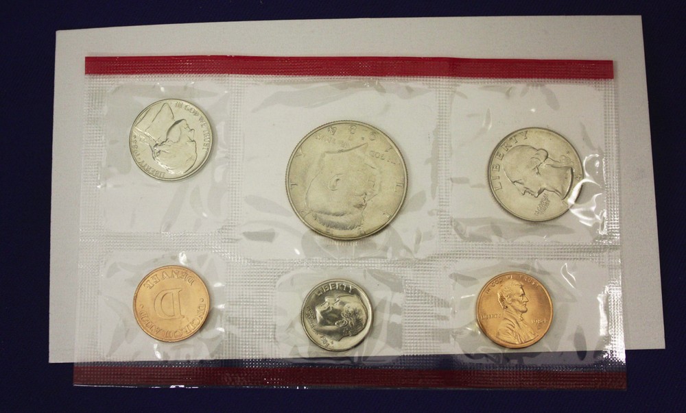 1984 MINT SET ISSUED BY U.S. MINT