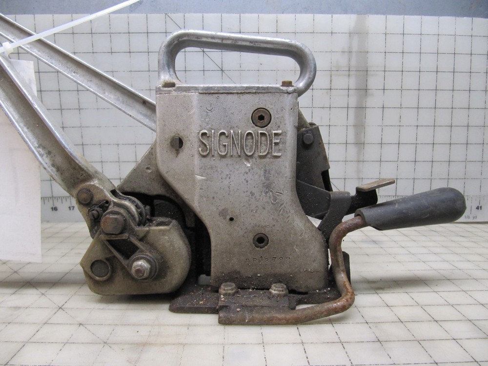 *As-Is Needs Work* Signode Strapping Tool AM-58 5/8"