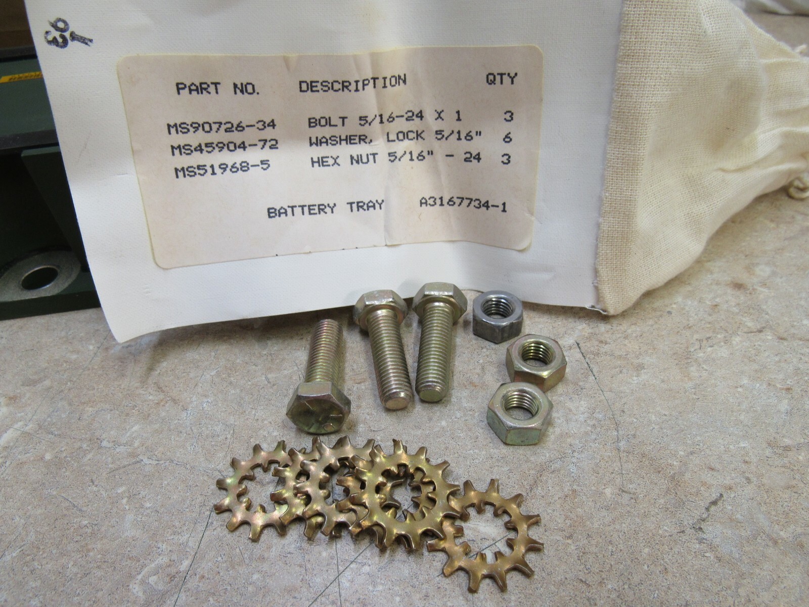 RT-1439 VRC Sincgars Military Radio Battery Tray CY-8664 AN/ VRC 87/88C NOS 1993