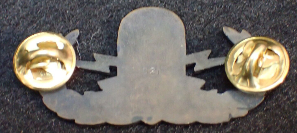 Cold War US Army EOD Explosives Ordnance Disposal Qualification Badge Subdued D2