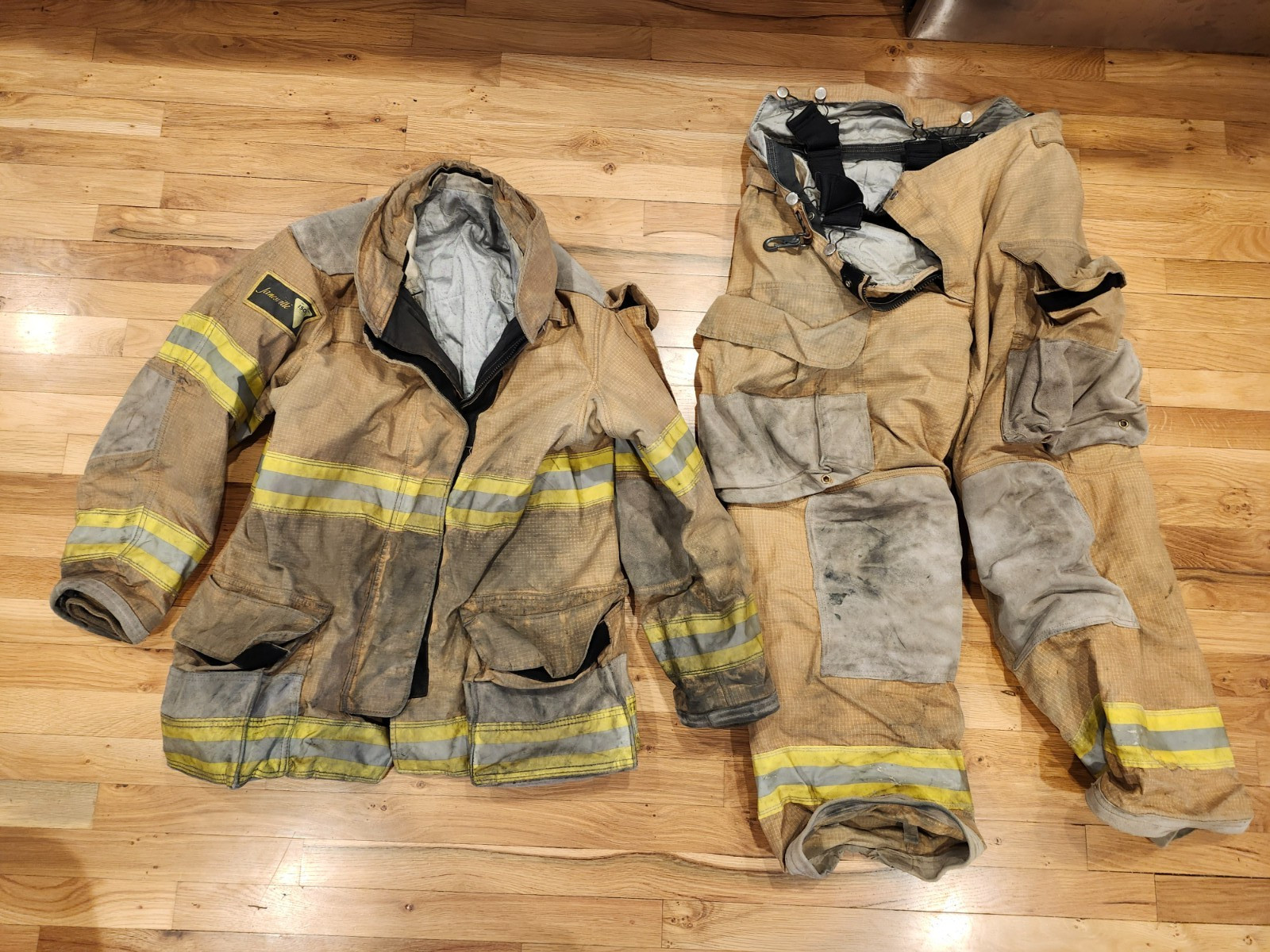 Tan PBI Turnout Gear 40 Coat 38 Pants,  B