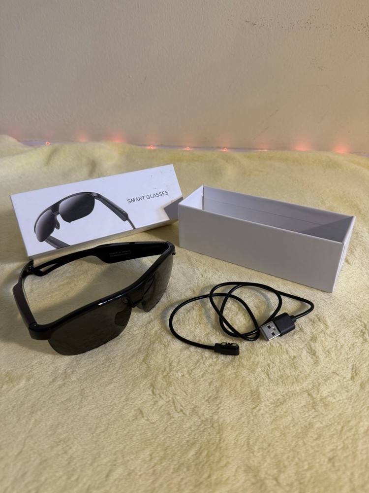Smart Glasses Black Frame USB Connectivity Includes Charging Cable and Box