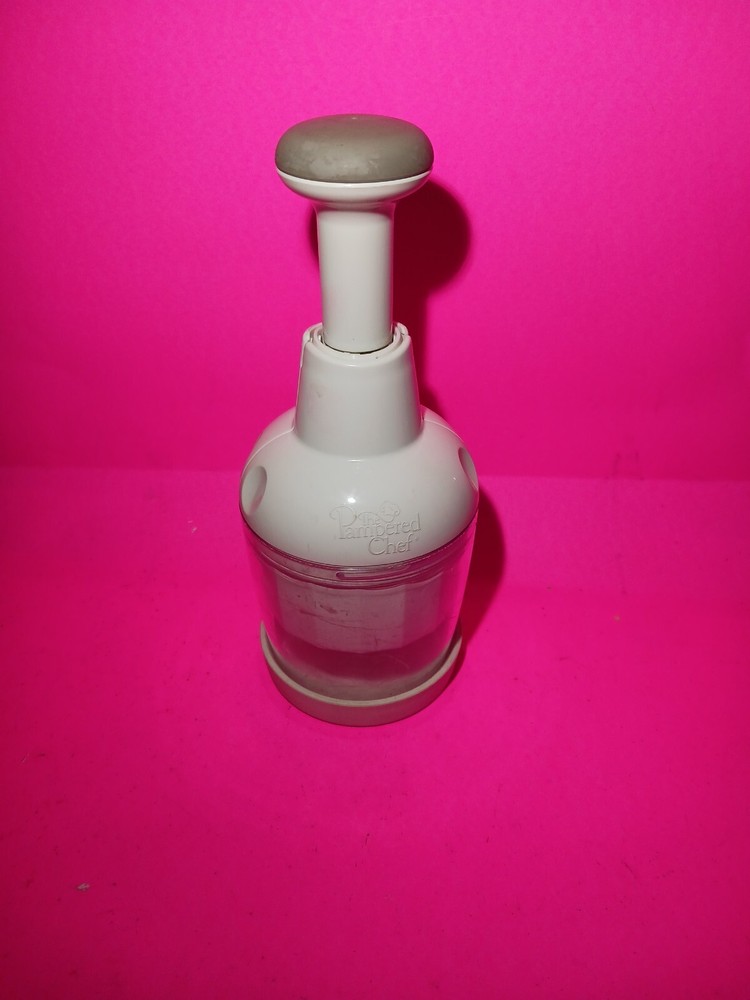 The Pampered Chef Food Chopper