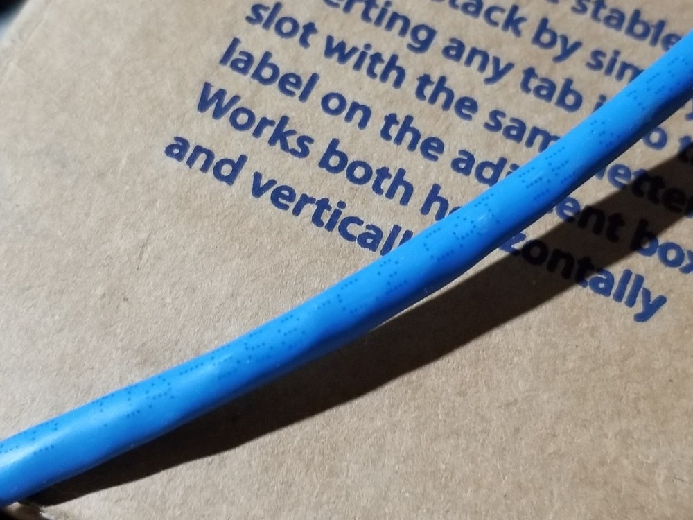 Berk-Tek 24/4P HyperPlus Cat5E Riser U/UTP Network Cable Blue /100ft