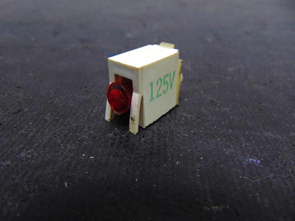 GE Range JBP66B0B1AD Indicator Light WB27T10113