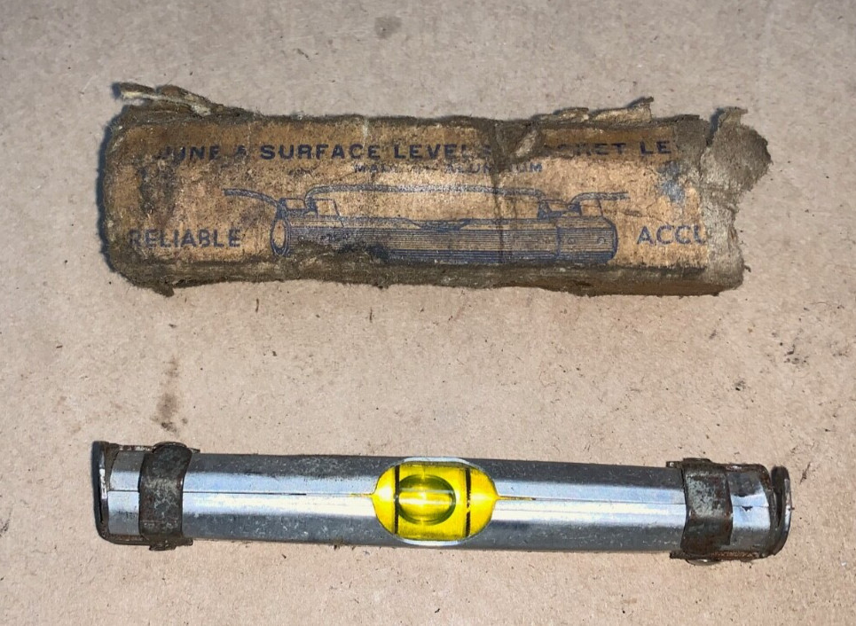 Vintage Hall Line and Surface Level