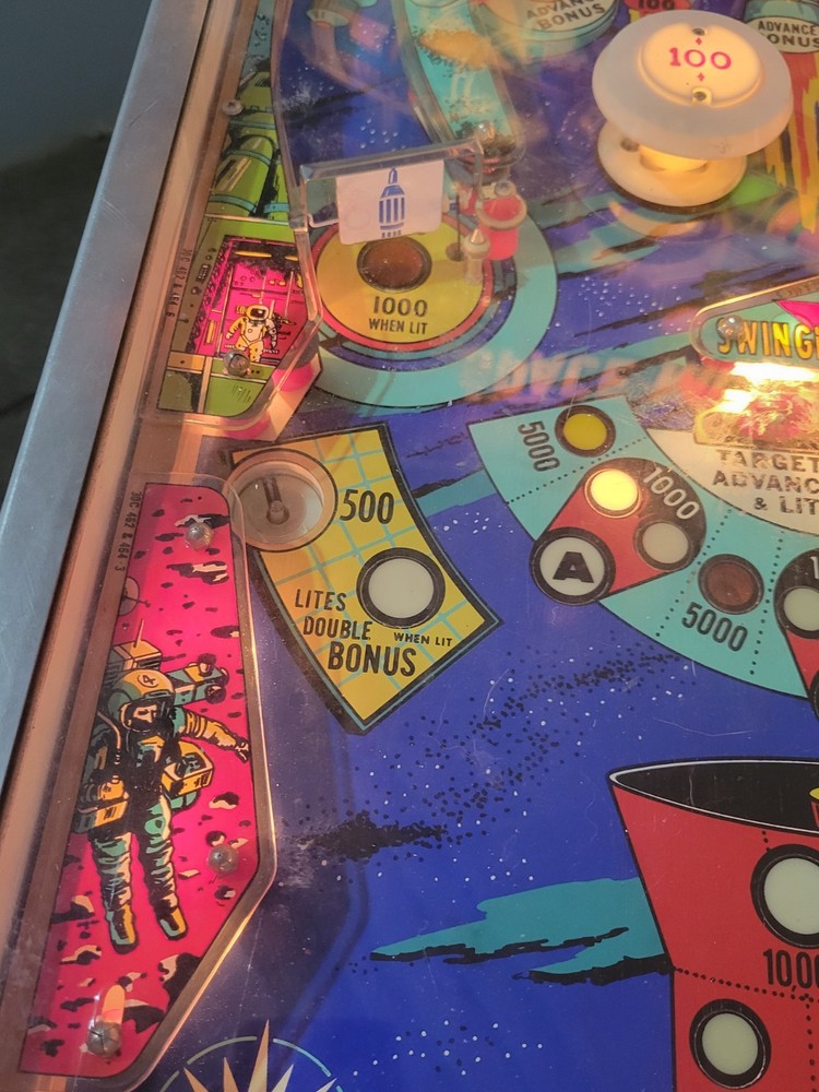 Space Mission Pinball Machine In Excellent Condition