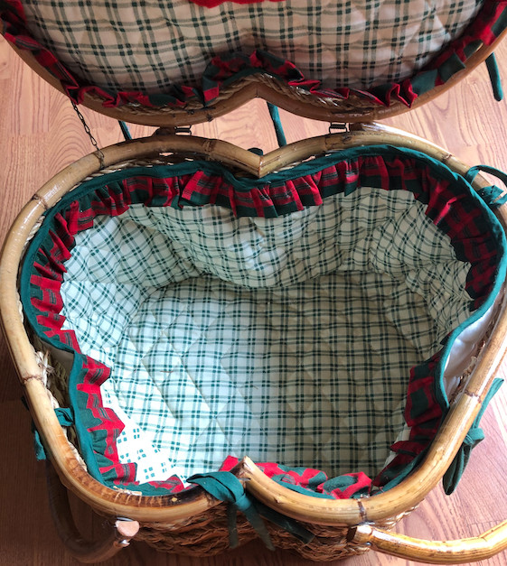 Picnic Basket Apple Shaped Large Padded Inside
