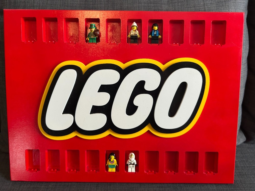 Custom Minifigure Wall Display