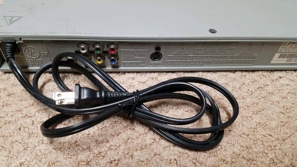 Emerson EWD7004 DVD Player