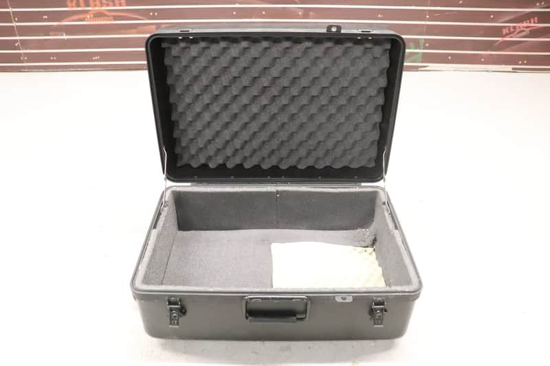 Parker Hard Rolling Case