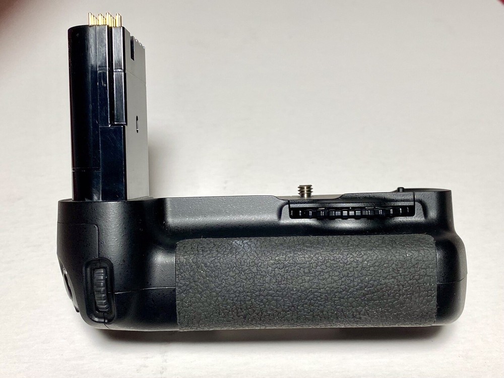 Nikon MB-D200 Battery Pack Multi Power Grip