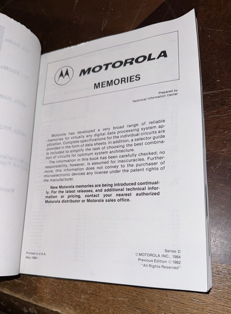 MOTOROLA MEMORY DATA BOOK DL113 REV 3 1984