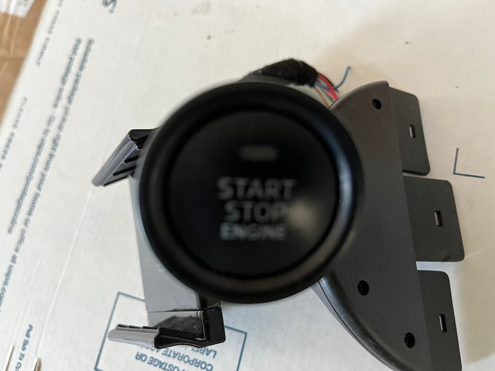 push start button 18 Toyota Yaris