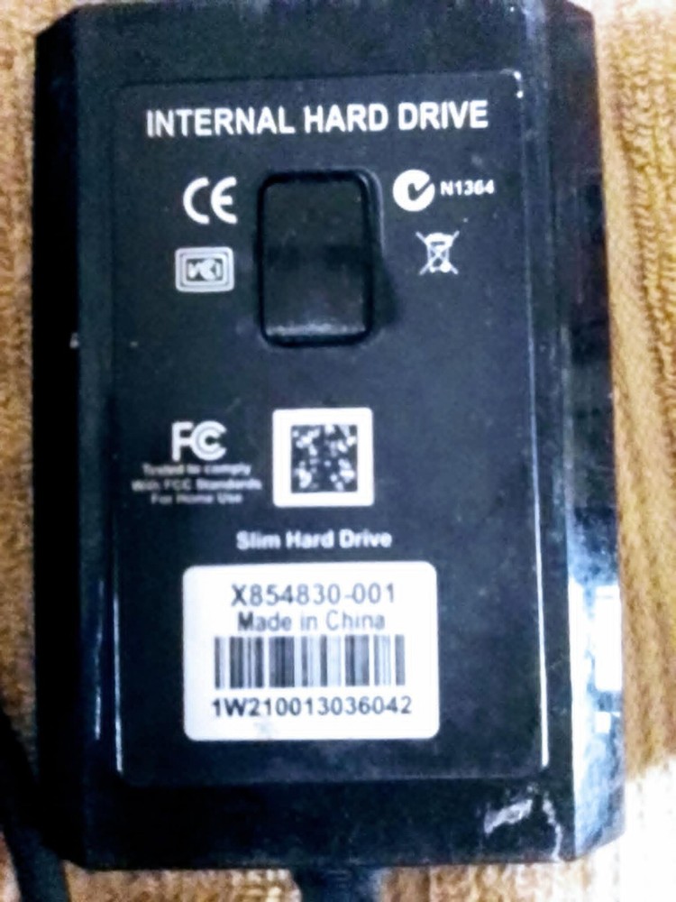 Xbox 360 Non Working Controllers(4) & Working Harddrive