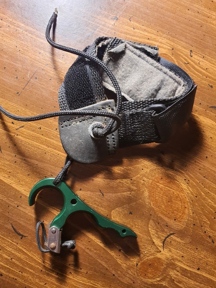 Vintage Stan Hinge Release With Wrist Strap
