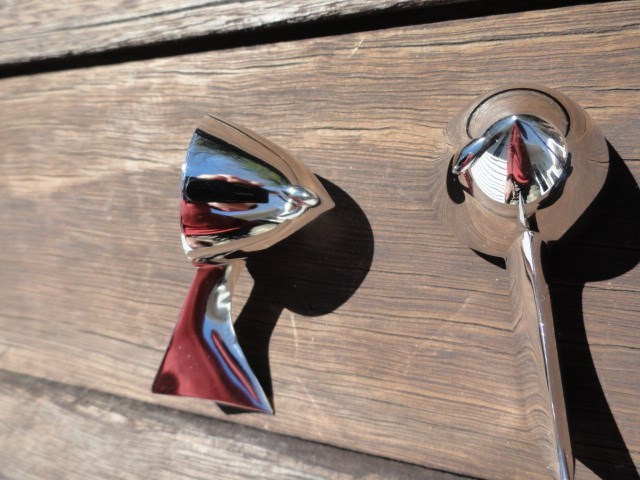 CADILLAC ELDORADO 1957 TAIL LIGHT BULLETS SUPER NICE.