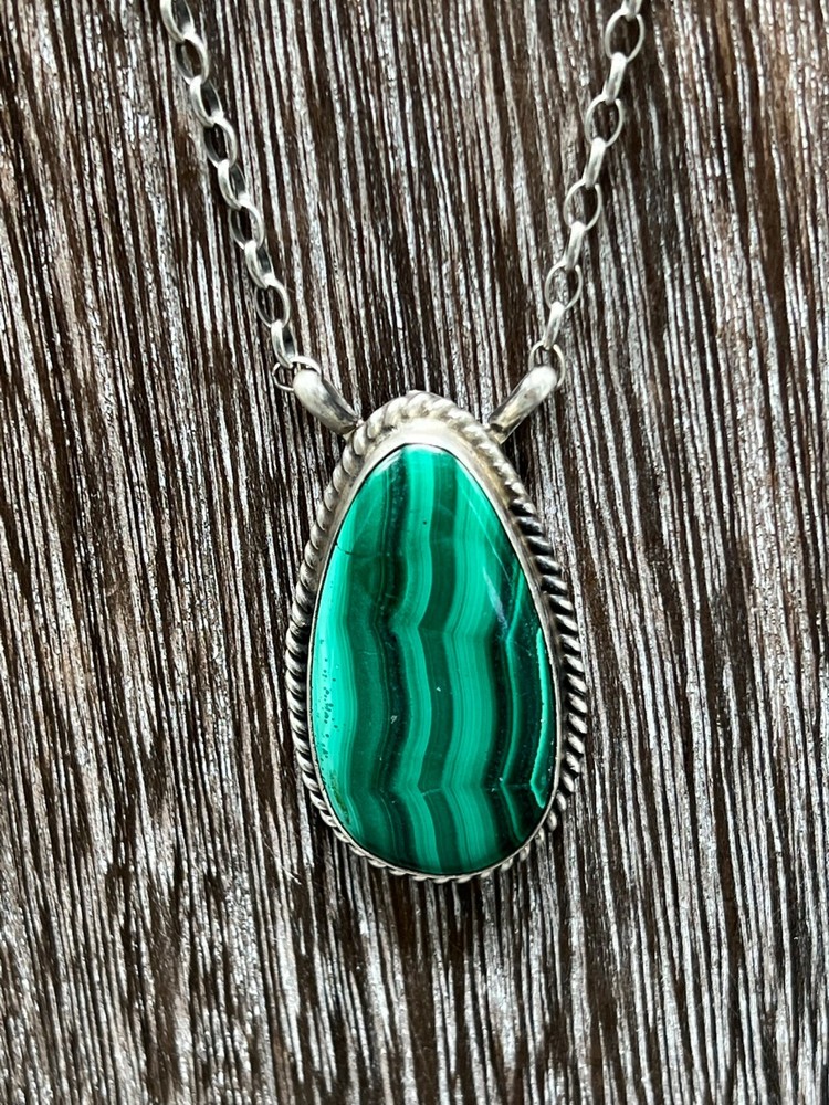 MALACHITE ~ STERLING SILVER ~ NECKLACE (18")