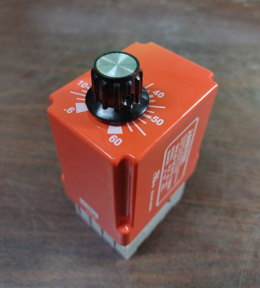 AMETEK S1K-60-461 SOLID STATE TIME DELAY RELAY WITH TIMEMARK 51X120 RELAY SOCKET