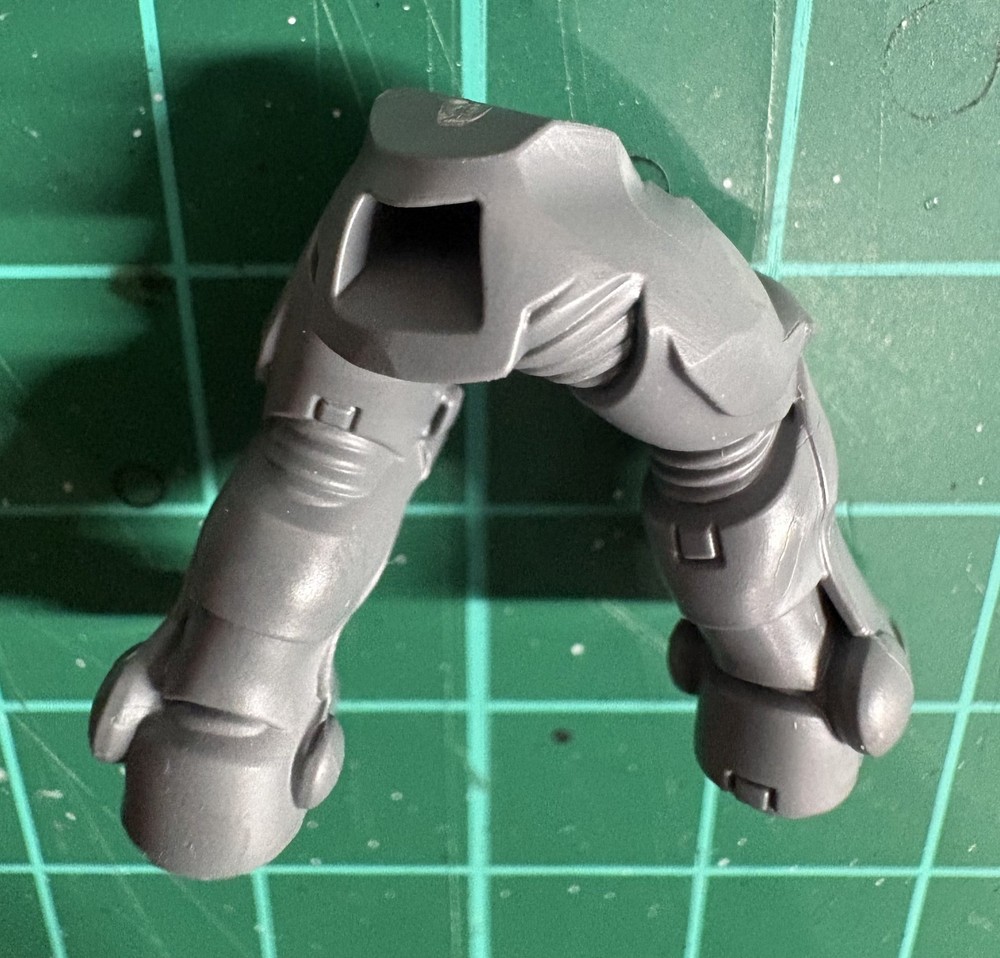 Warhammer 40K Primaris Chaplain Legs – Character Armour Lower Body Kitbash
