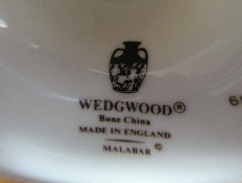 WEDGWOOD CHINA PATTERN MALABAR FOOTED COFFEE POT AND LID