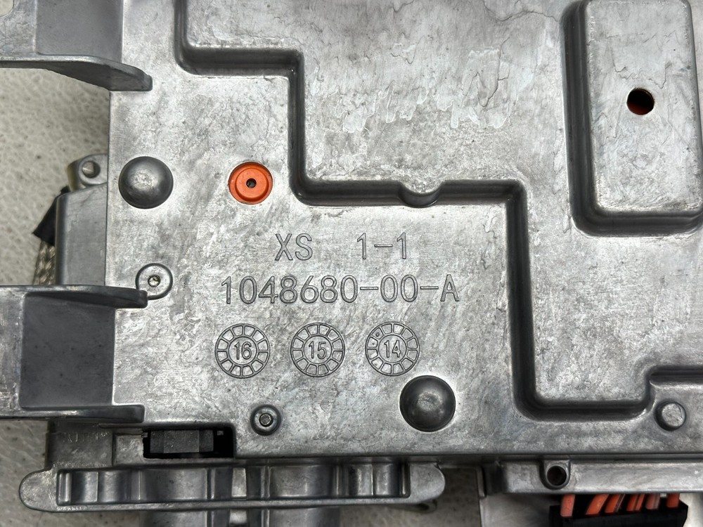 2012-2016 TESLA MODEL S REAR HIGH VOLTAGE JUNCTION BOX OEM