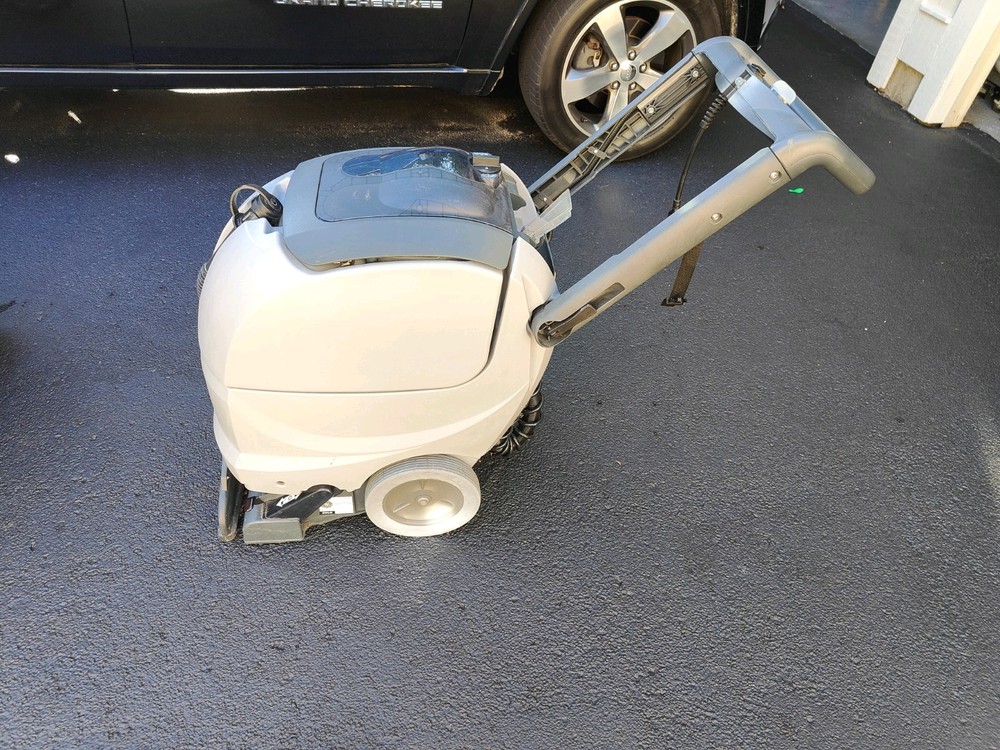 Comercial Carpet Cleaner - Advanced ES300 XP