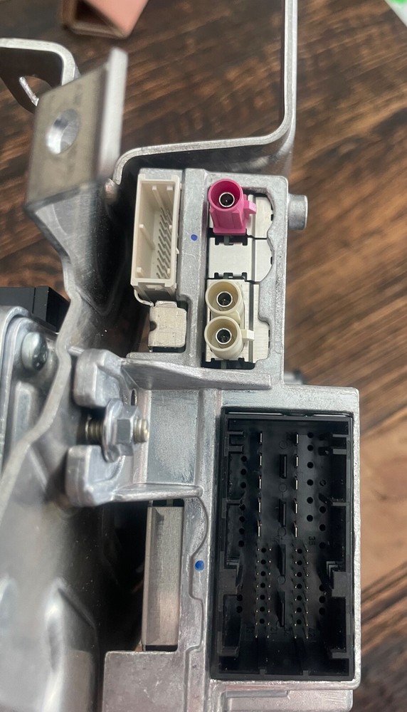 BMW Audio Sound System Amplifier Module W/ Surround View Camera Computer Control