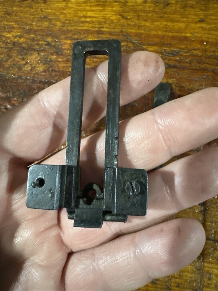 WW2 Japanese Arisaka Type 99 Rear Sight, With Spring. Missing AA Wings. (511)