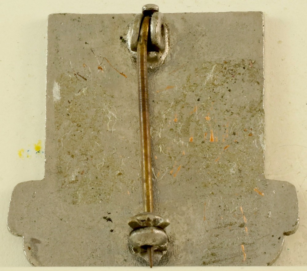 106th Engineer Battalion Crest DI/DUI Pinback