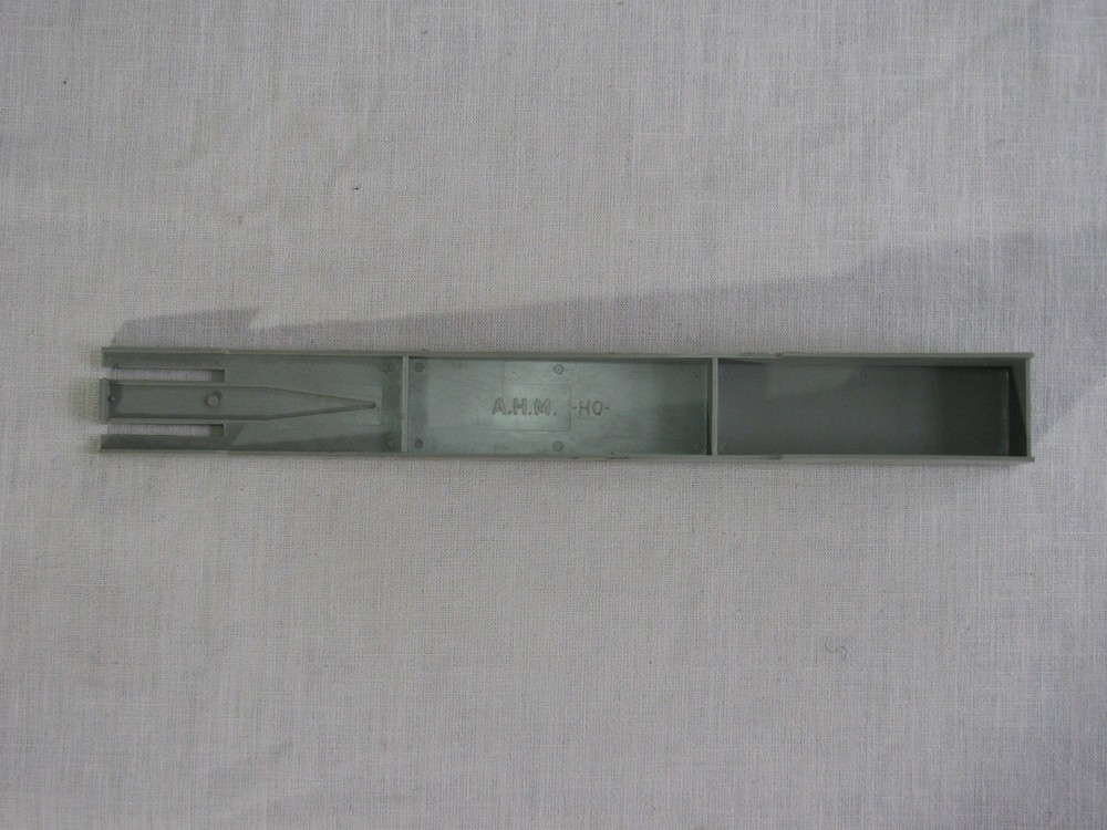 Vtg AHM HO Scale Rerailer Ramp, Gray, Plastic