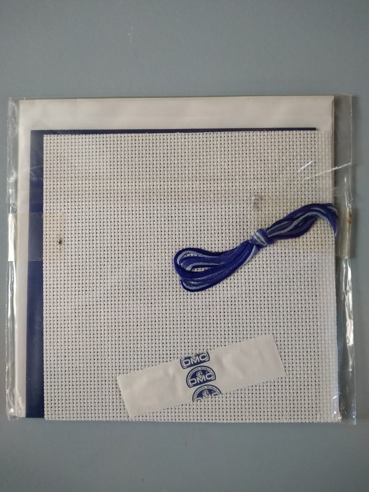 WITH GREETINGS LEAF CARD - COUNTED CROSS STITCH MAGIC KIT - DMC No. 9
