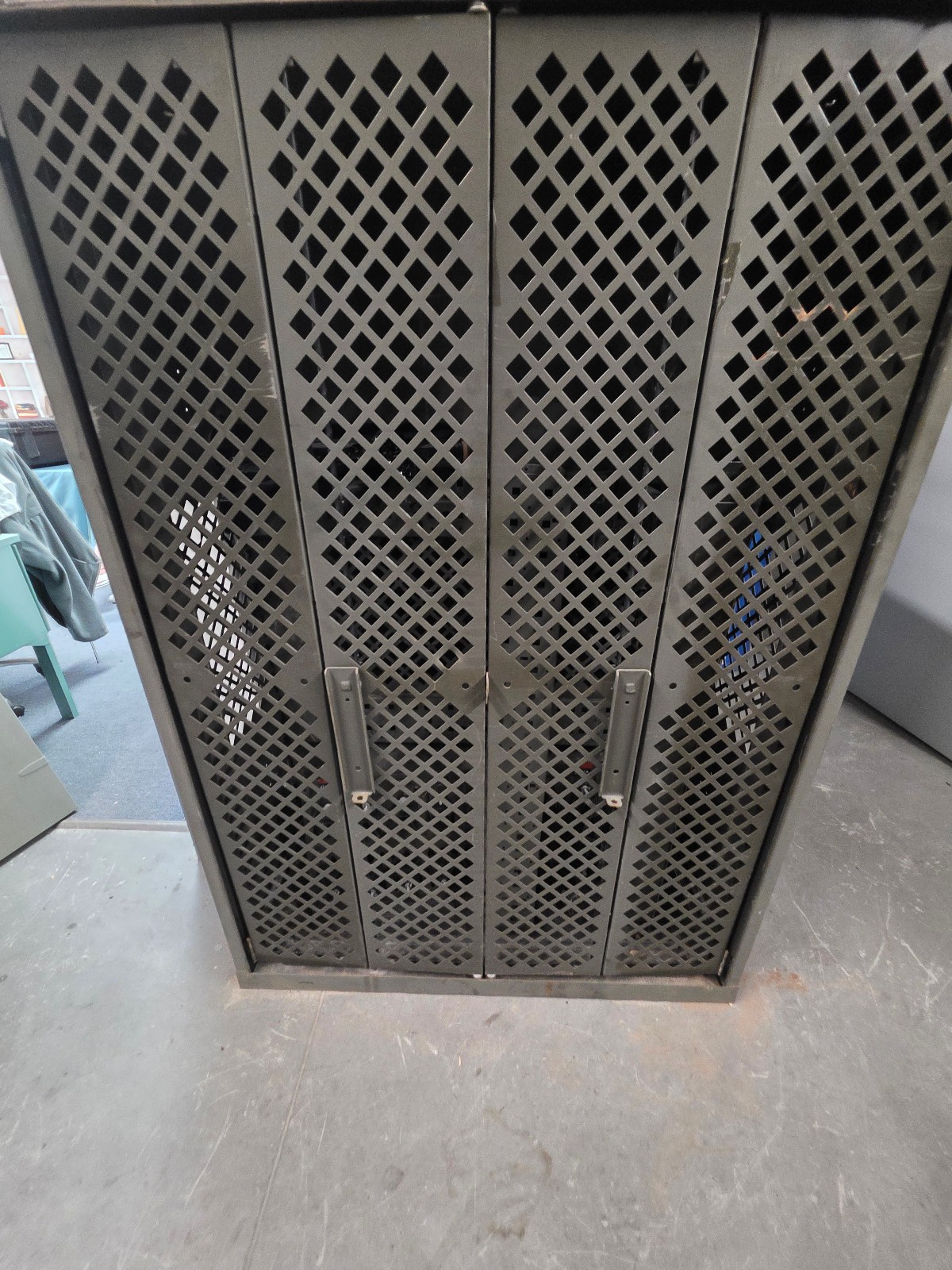 Space Saver Universal Weapons Rack Gun Safe Locker, Used