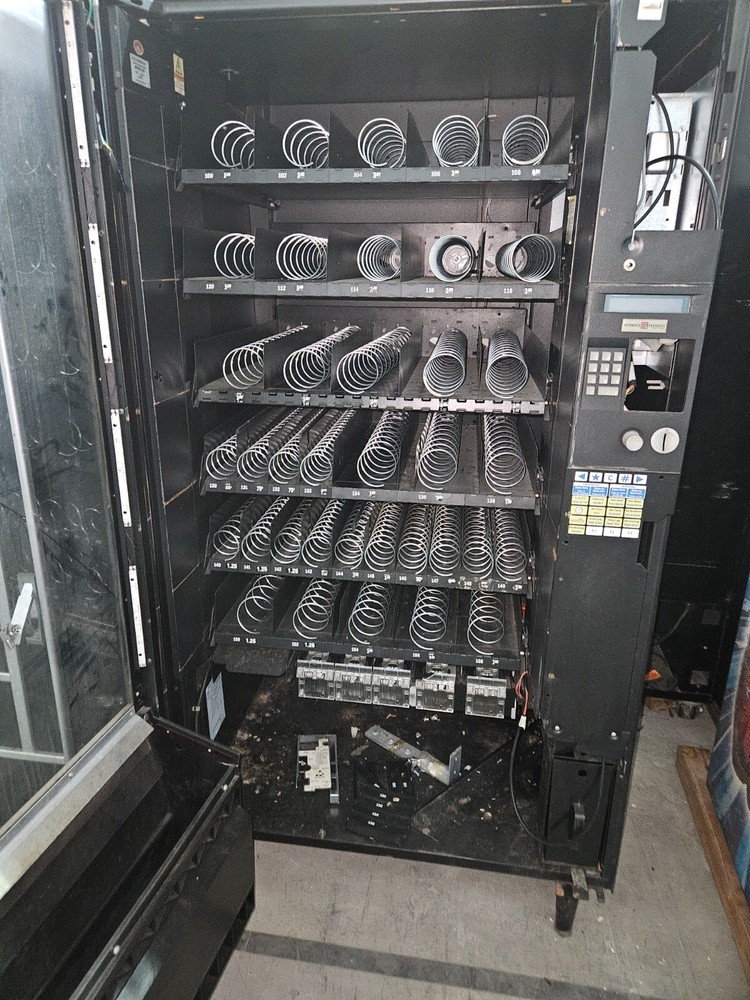 Automatic Products Model 933 Snack Vending Machine - MDB