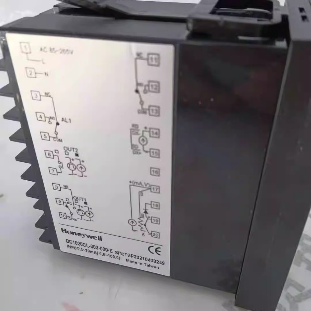 1pcs Honeywell Temperature Controller DC1020CL-303-000-E