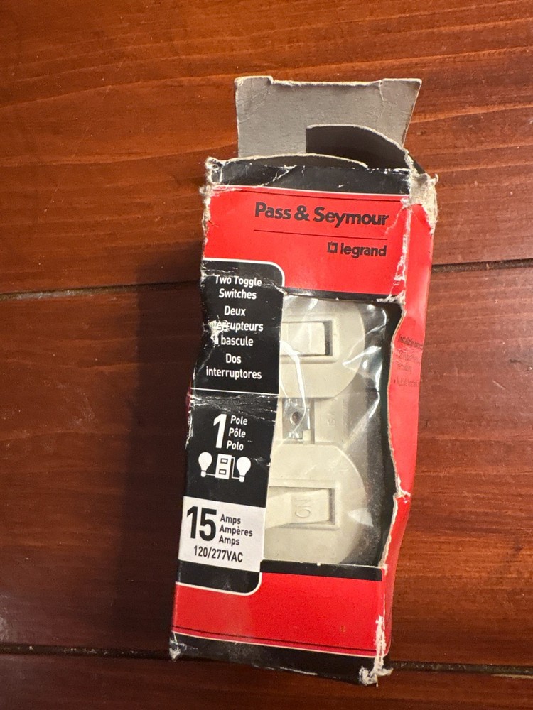 NOS! Pass & Seymour DUPLEX SINGLE POLE SWITCH, #690-WGCC6, WHITE